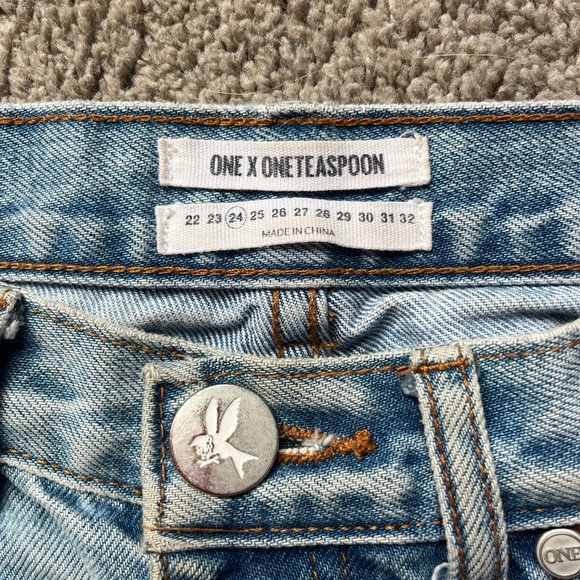one teaspoon jean shorts size 24 - Picture 3 of 3